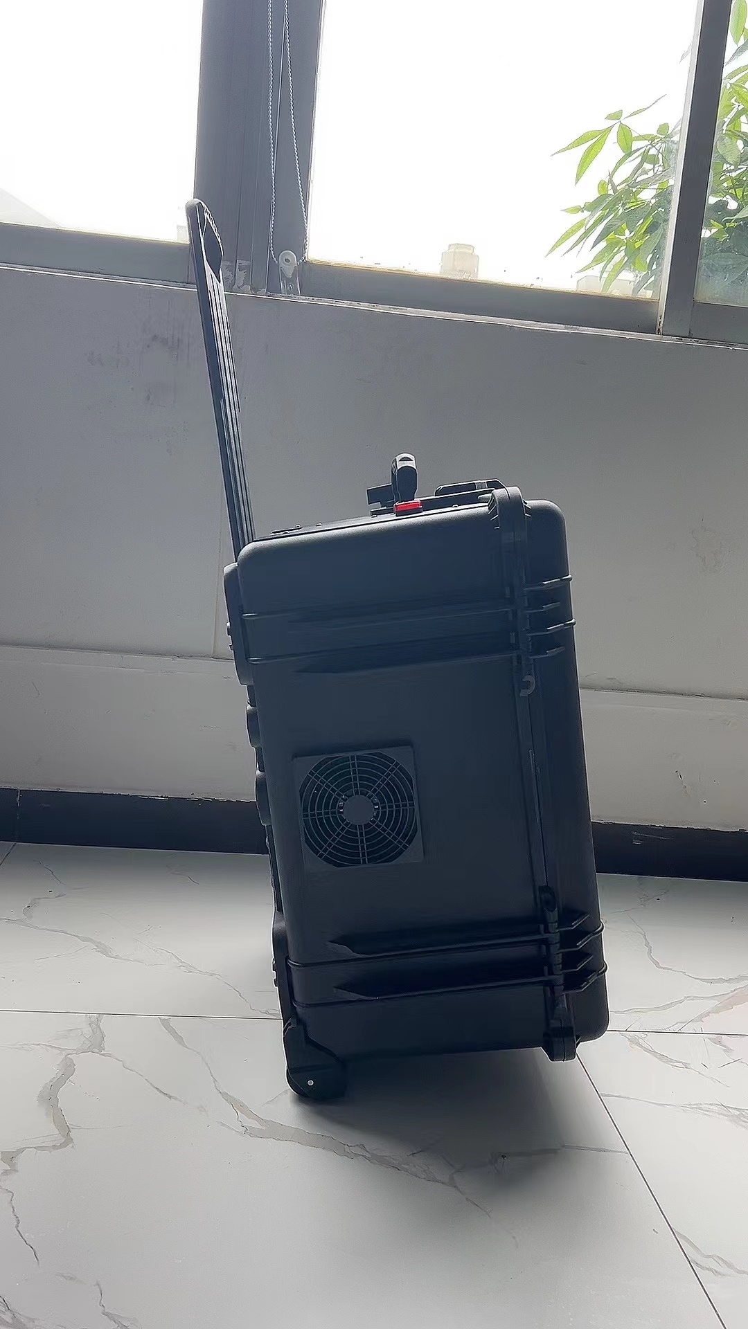 松桃手拉箱型移动通信干扰器